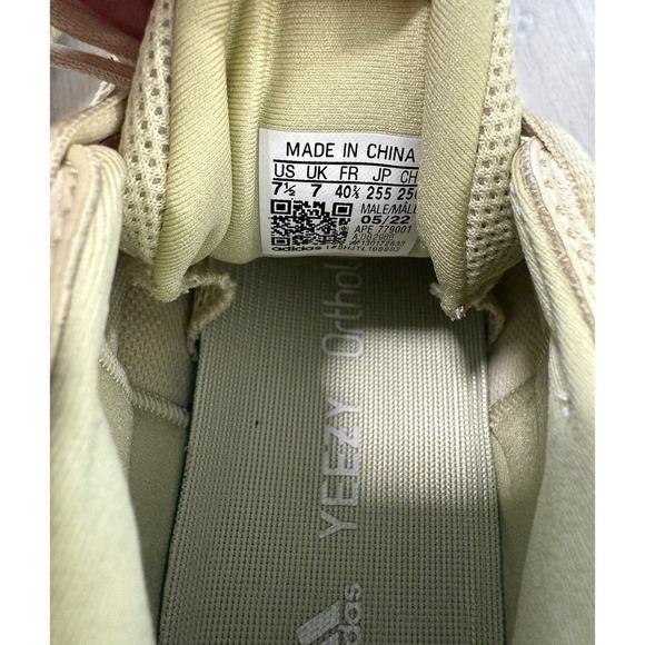 adidas gazelle silver green womens Yeezy 500 Bone White – Antwerp snkr main image 0